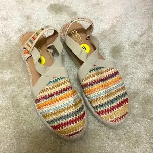 Pair of super cute flats, Size 9